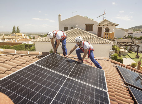 Votre Projet Solaire à Nîmes : Panneaux Photovoltaïques avec GD Energies